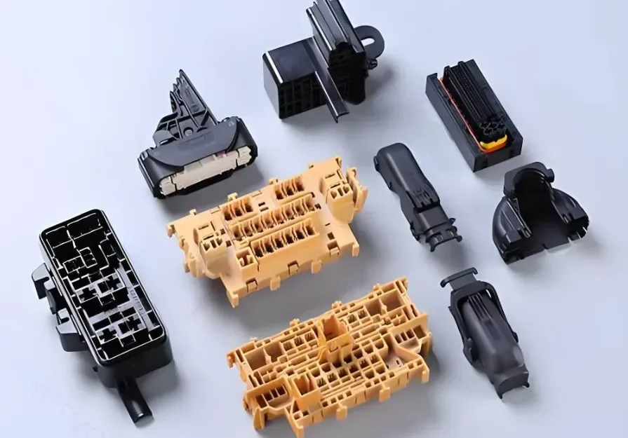 Precision Connector Molding: Design Guide for Engineers