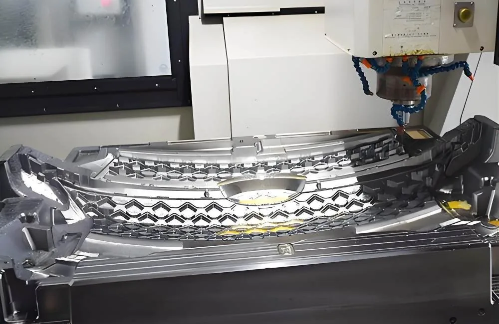 Large Part Injection Molding: Machine Specifications, Tonnage Calculation & Process Optimization