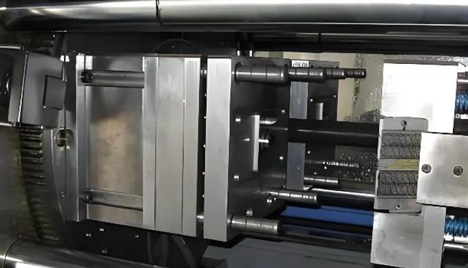 Tonnage calculation methodology for large part injection molding