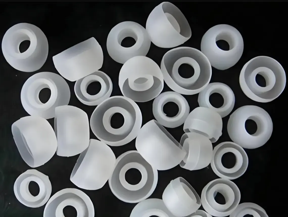 LSR injection molding in Fecision