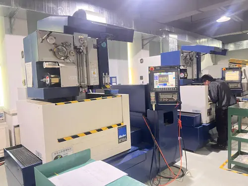 Mold component tooling network 5