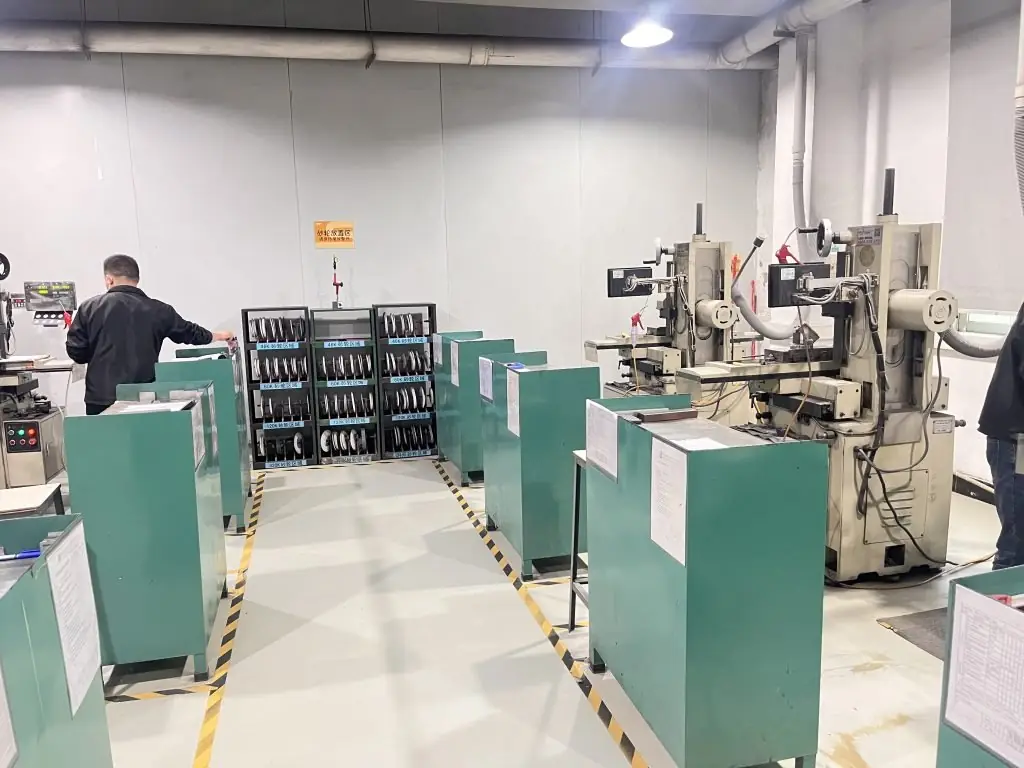 Mold manufacturing workshop 1