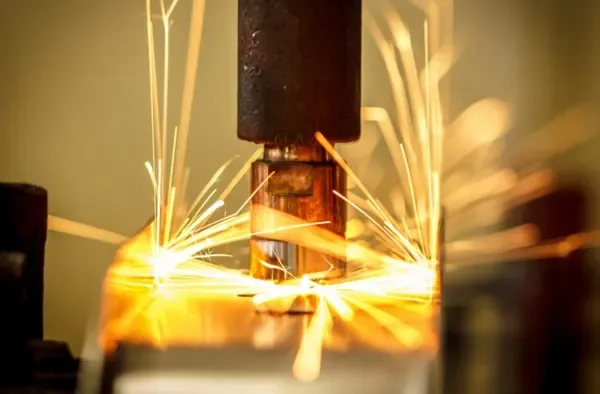 Controlled heat treatment equipment for molded parts