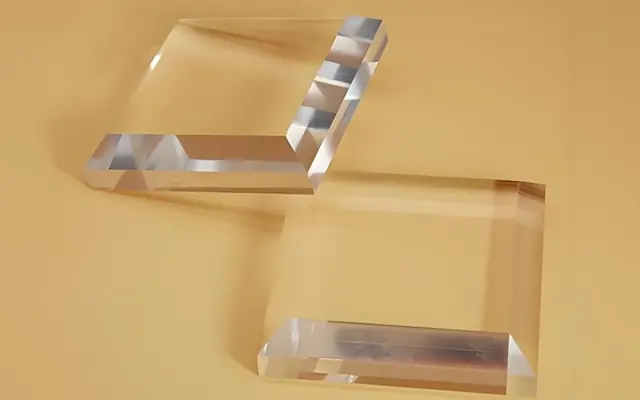 Polished transparent injection molded plastic parts