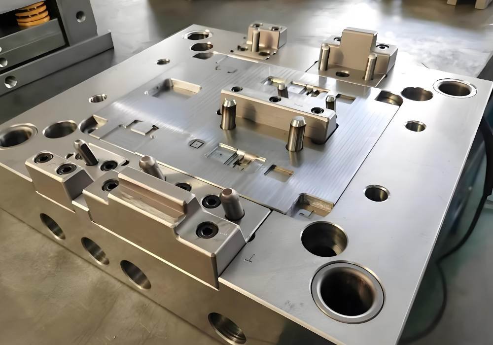 Cos'è uno stampo ad iniezione?