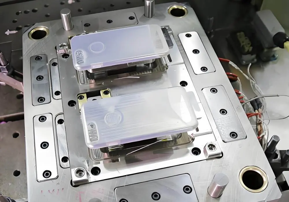 Why LSR Injection Molding Is Superior to Traditional Methods