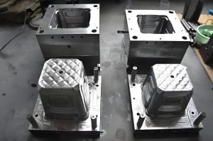 How to Clean Injection Molds the Right Way: Step-by-Step Guide