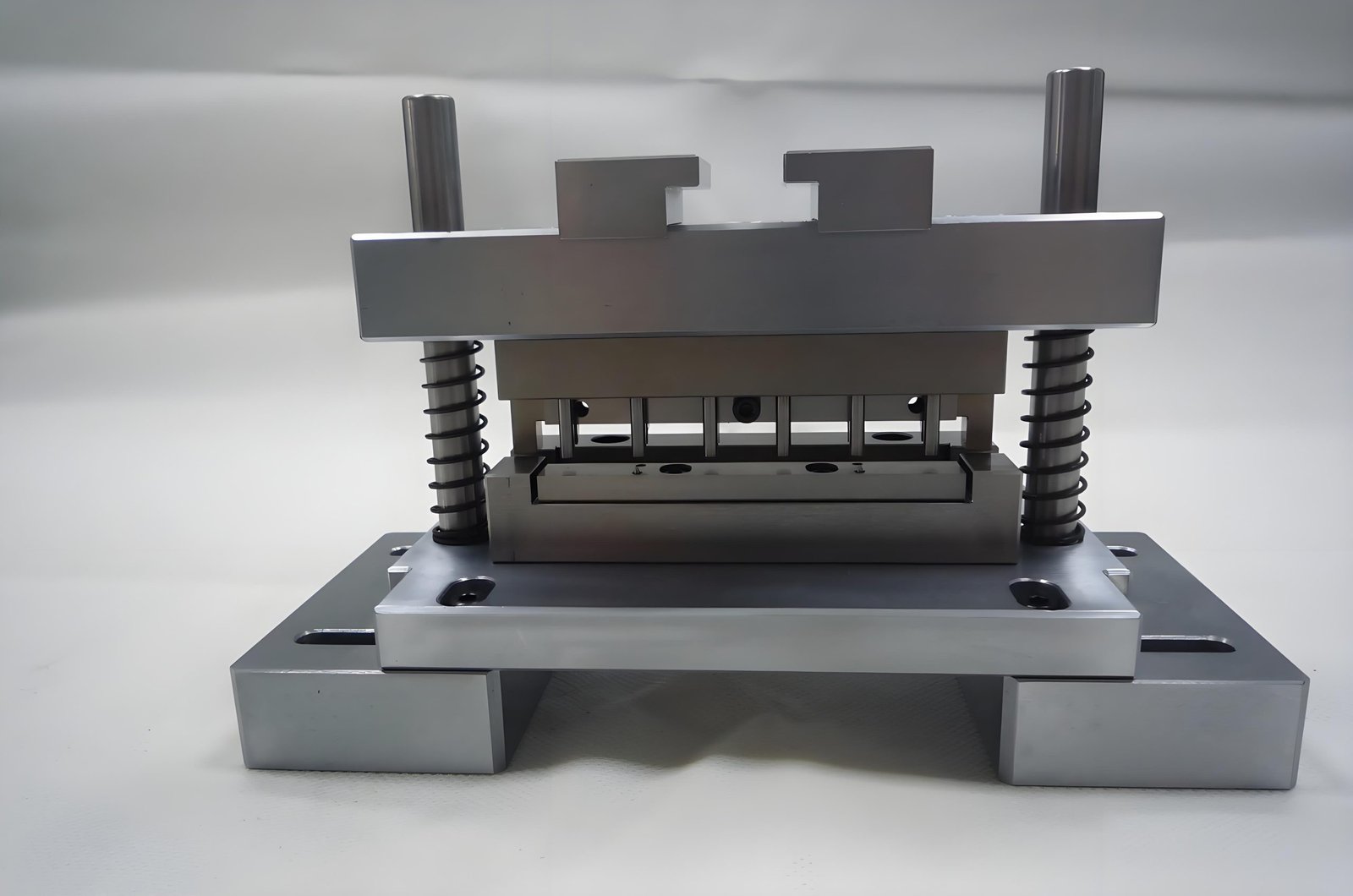 How to Design Jigs and Fixtures: A Complete Guide for Precision Manufacturing