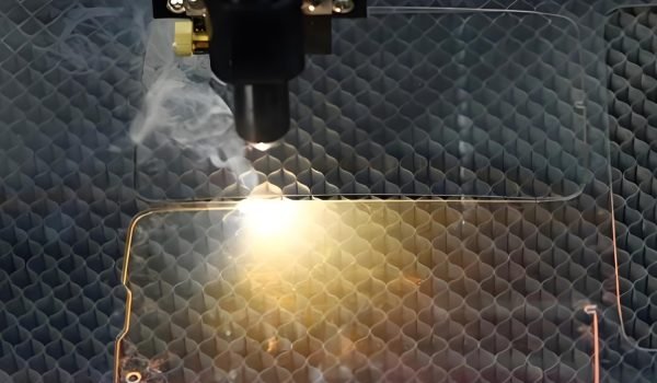 Alternatives for Cutting Polycarbonate Alternatives for Cutting Polycarbonate