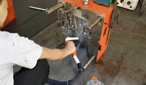 Clean Injection Molds Clean Injection Molds